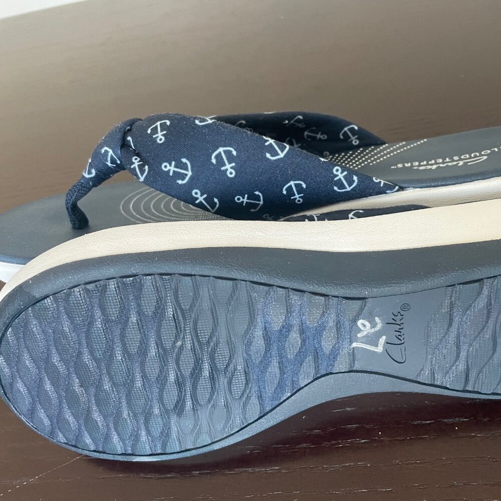 CLARKS Cloudstepper Flip Flop Sandals - Navy/White - Picture 6 of 12